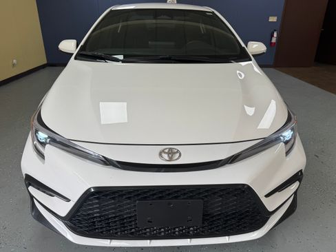 Used 2025 Toyota Corolla SE image 1