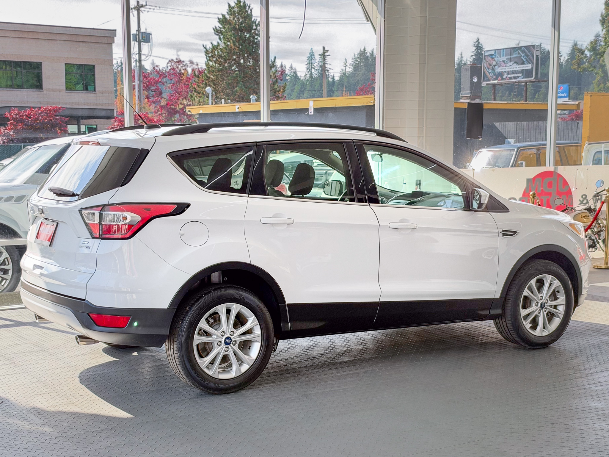 Used 2018 Ford Escape 4WD SE image 4