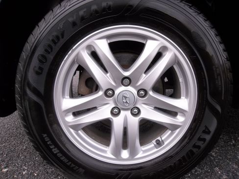 Used 2011 Hyundai Santa Fe GLS image 14