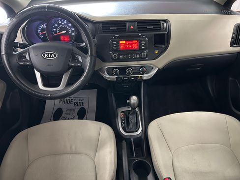 Used 2012 Kia Rio LX Hatchback FWD image 11