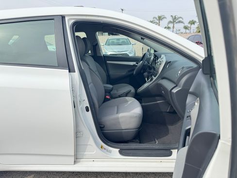 Used 2009 Toyota Matrix image 17