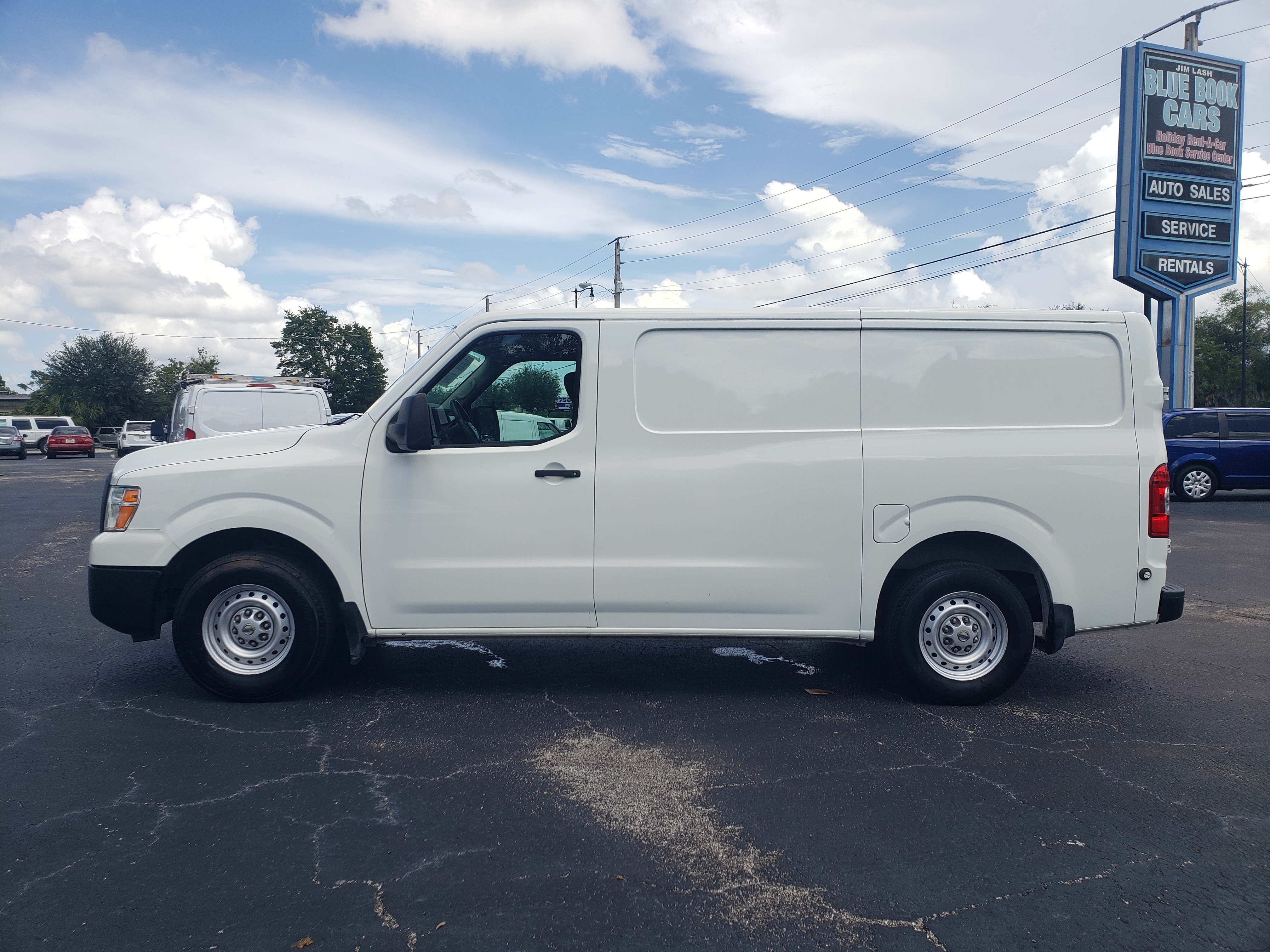 Used 2020 Nissan NV 1500 S RWD image 2