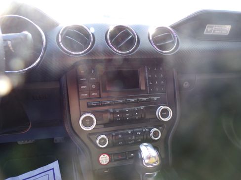 Used 2015 Ford Mustang image 11