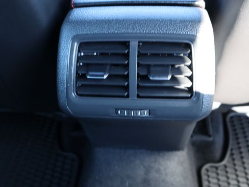 Used 2019 Volkswagen GTI SE image 17