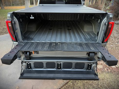 Used 2025 GMC Sierra 2500 AT4 image 14