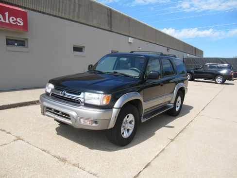 Used 2001 Toyota 4Runner 4WD Limited image 2