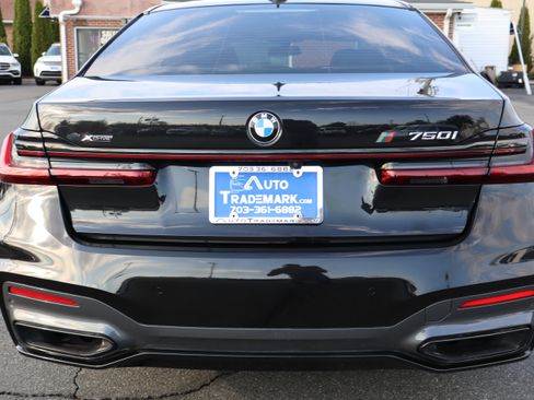 Used 2021 BMW 750i xDrive image 12