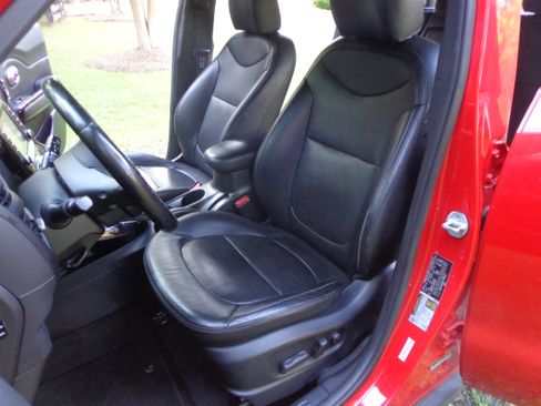 Used 2015 Kia Soul ! w/ SUN & SOUND PACKAGE FWD image 11