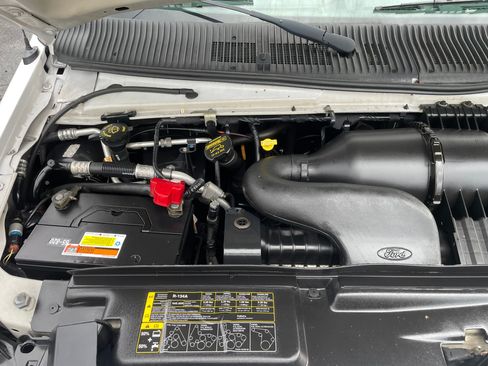 Used 2014 Ford E-350 and Econoline 350 image 24