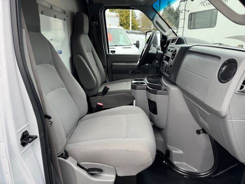 Used 2022 Ford E-350 and Econoline 350 Super Duty RWD image 19