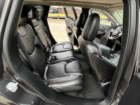 Used 2016 Jeep Cherokee High Altitude image 19