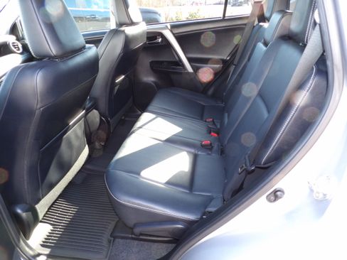 Used 2017 Toyota RAV4 Limited image 16
