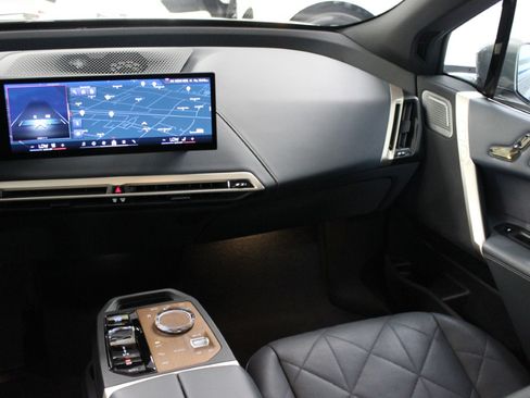 Used 2024 BMW iX M60 image 44