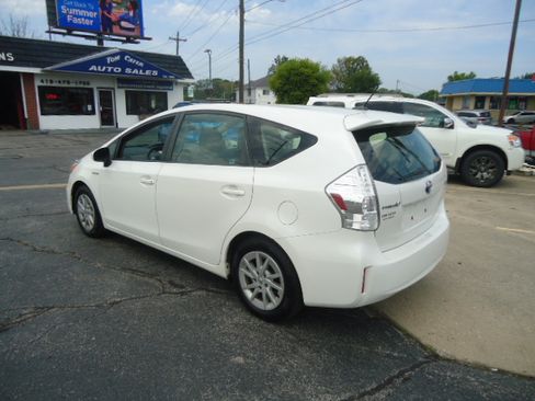 Used 2012 Toyota Prius V Three Wagon 4D FWD image 10