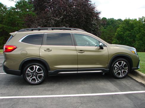 Used 2023 Subaru Ascent Limited 7-Passenger AWD/4WD image 13