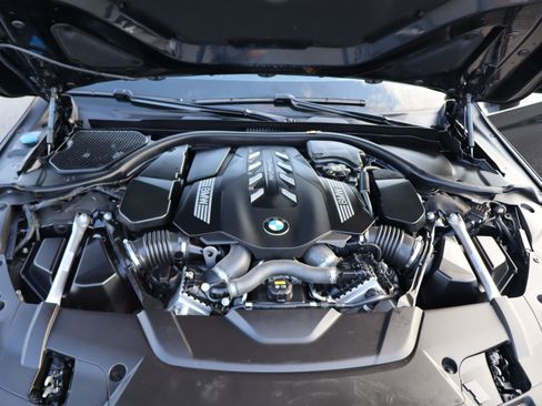 Used 2021 BMW 750i xDrive image 47