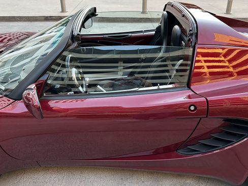 Used 2005 Lotus Elise image 16