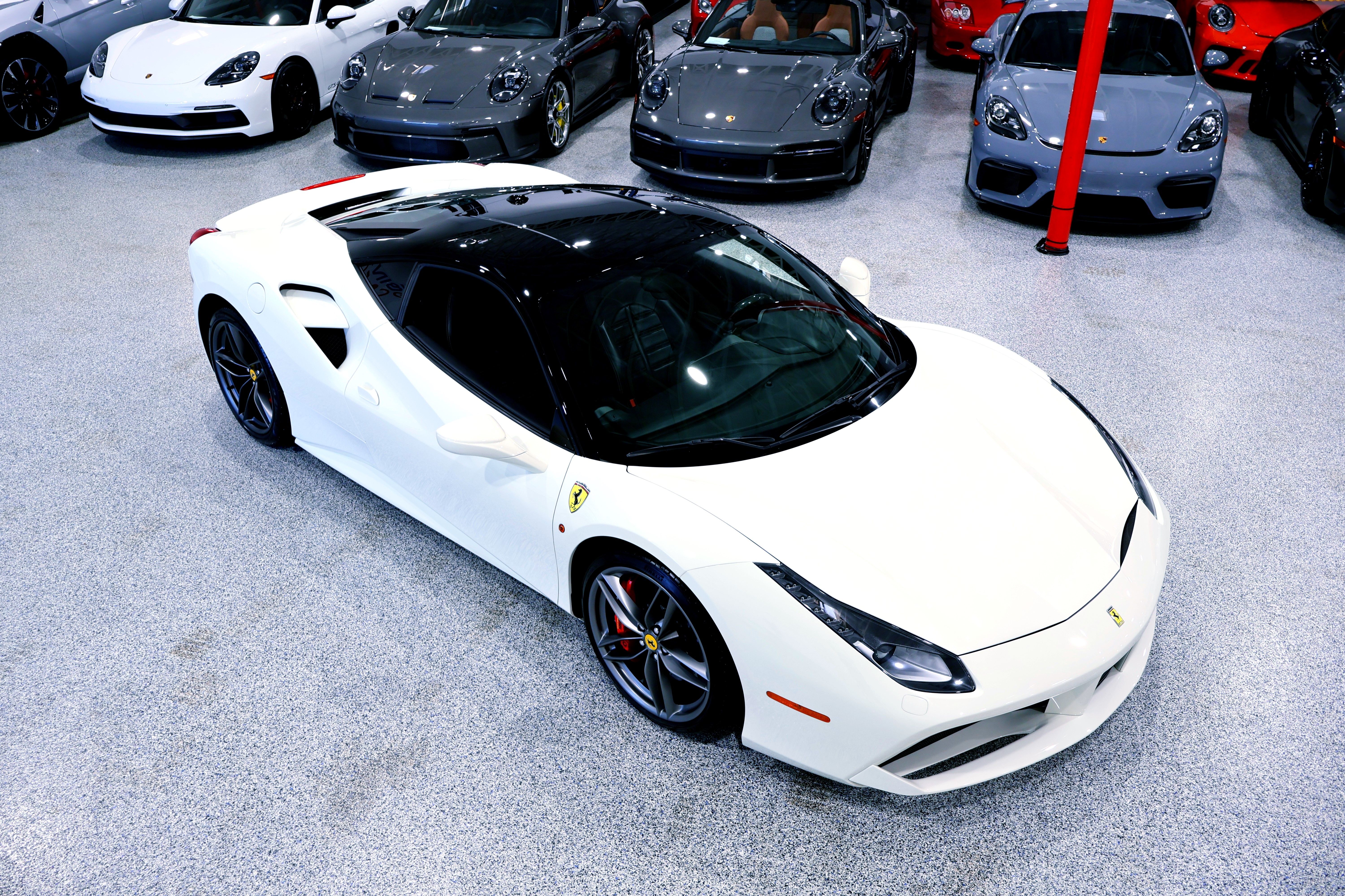 Used 2016 Ferrari 488 GTB RWD image 10
