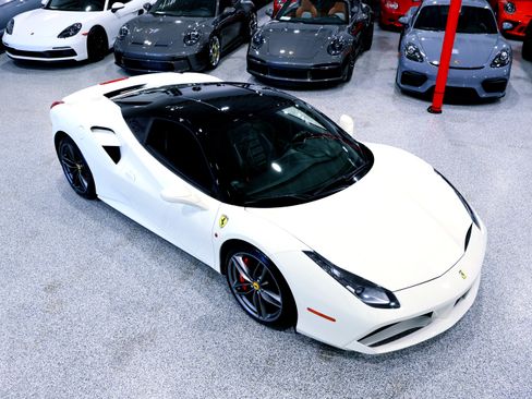 Used 2016 Ferrari 488 GTB RWD image 9