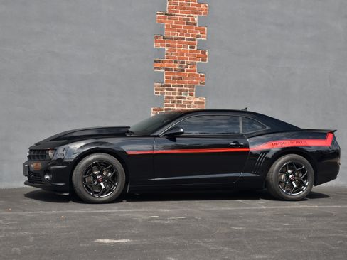 Used 2010 Chevrolet Camaro SS Coupe RWD image 12
