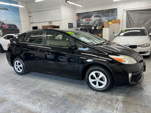 Used 2015 Toyota Prius Two image 10