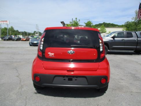 Used 2019 Kia Soul S FWD image 7