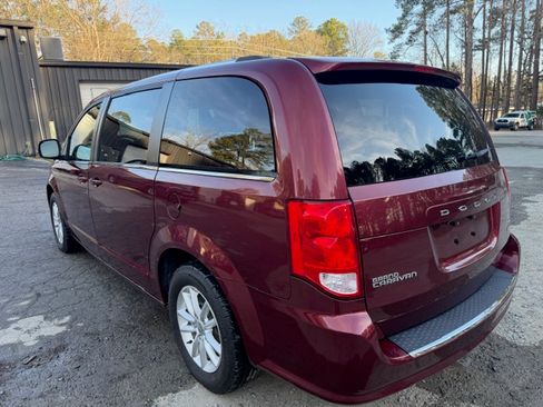 Used 2018 Dodge Grand Caravan SXT image 10