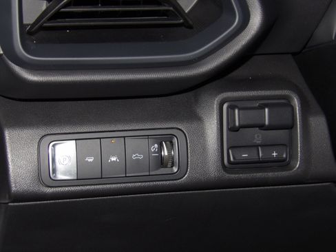 Used 2024 Chevrolet Silverado EV W/T image 5