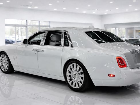 Used 2018 Rolls-Royce Phantom image 4