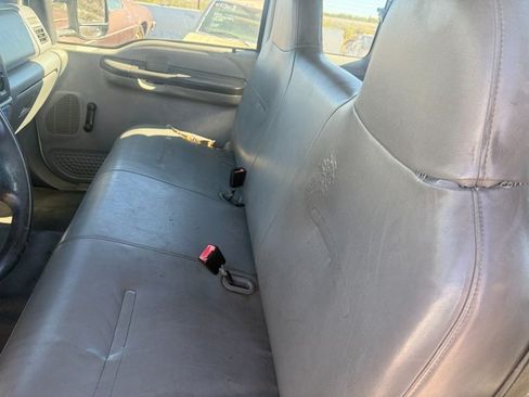 Used 2002 Ford F250 image 5