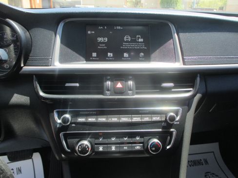 Used 2018 Kia Optima S FWD image 9