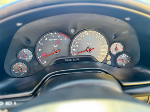 Used 1998 Chevrolet Corvette image 19