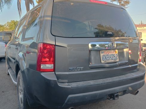 Used 2011 Honda Pilot EX-L image 3