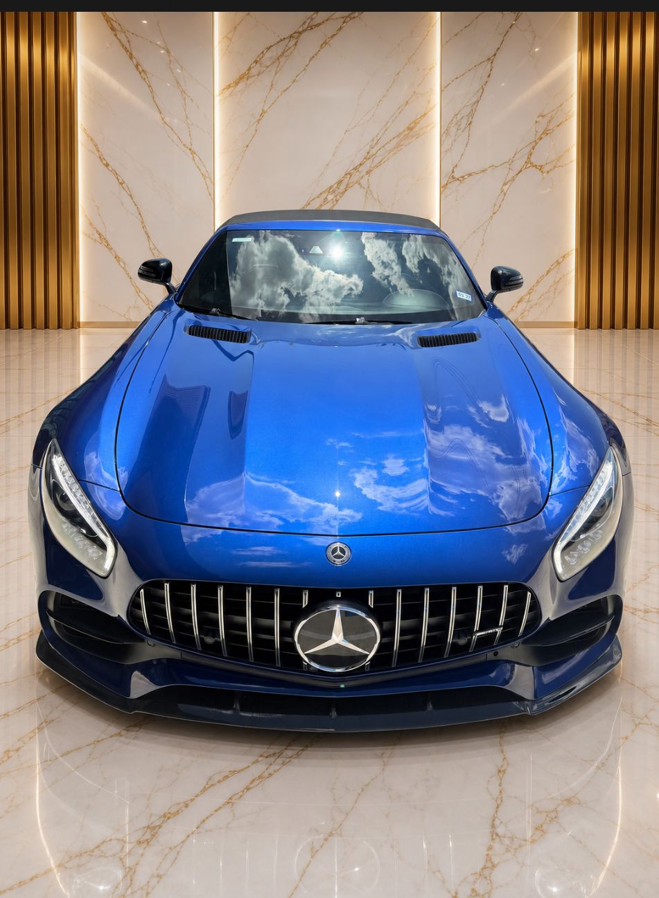 Used 2018 Mercedes-Benz AMG GT Roadster image 3