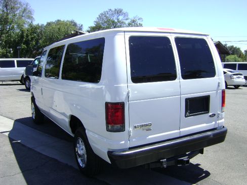 Used 2008 Ford E-350 and Econoline 350 Super Duty Wagon RWD image 5