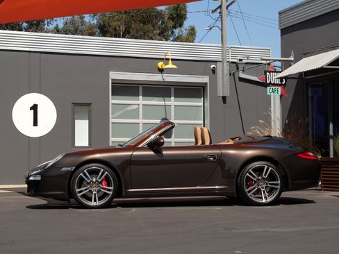 Used 2011 Porsche 911 Carrera 4S AWD/4WD image 4