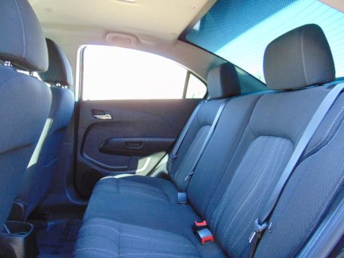 Used 2020 Chevrolet Sonic LT image 21