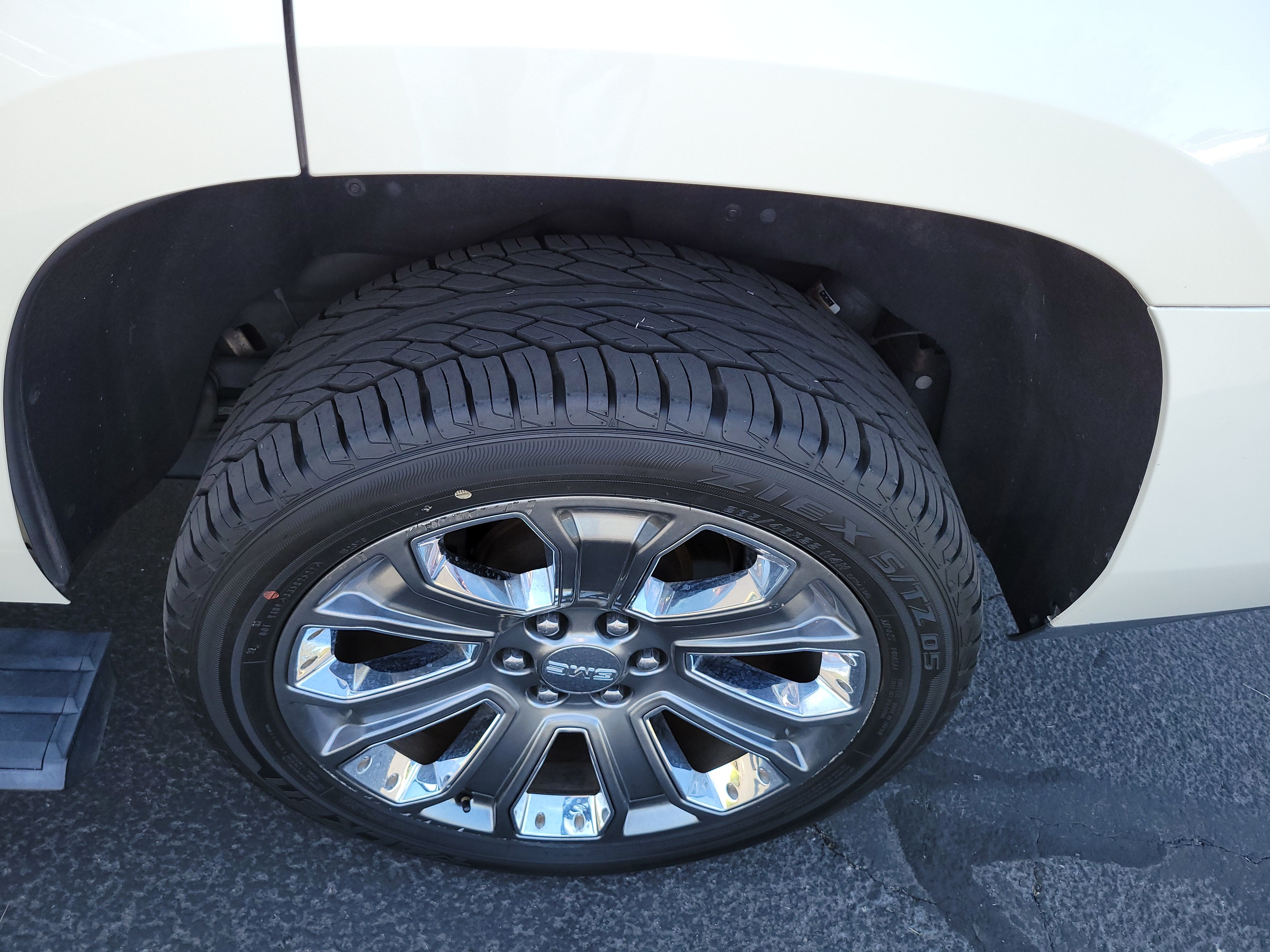 Used 2015 GMC Yukon Denali Ultimate AWD/4WD image 25