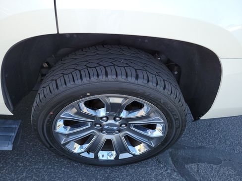 Used 2015 GMC Yukon Denali image 25