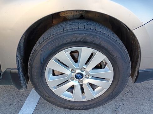 Used 2015 Subaru Outback 2.5i Premium image 25