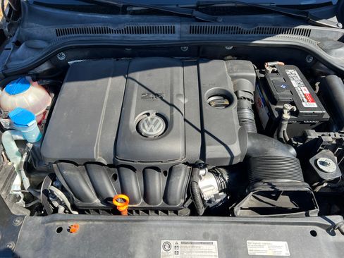 Used 2013 Volkswagen Jetta SE Sedan FWD image 20