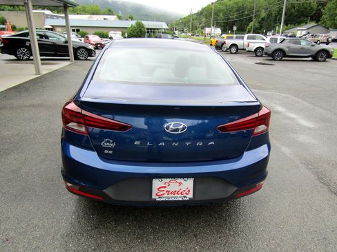 Used 2020 Hyundai Elantra SE Sedan FWD image 4