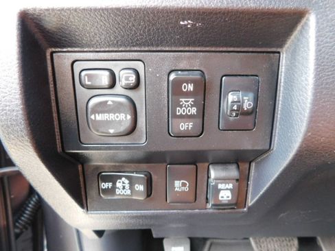 Used 2020 Toyota Tundra 1794 Edition image 11