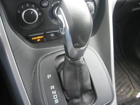 Used 2015 Ford Escape SE image 12