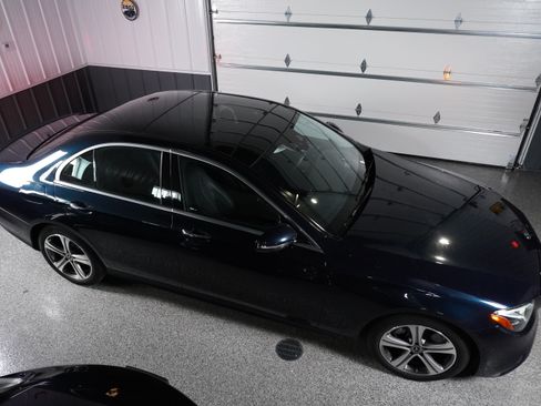 Used 2018 Mercedes-Benz E 300 image 18