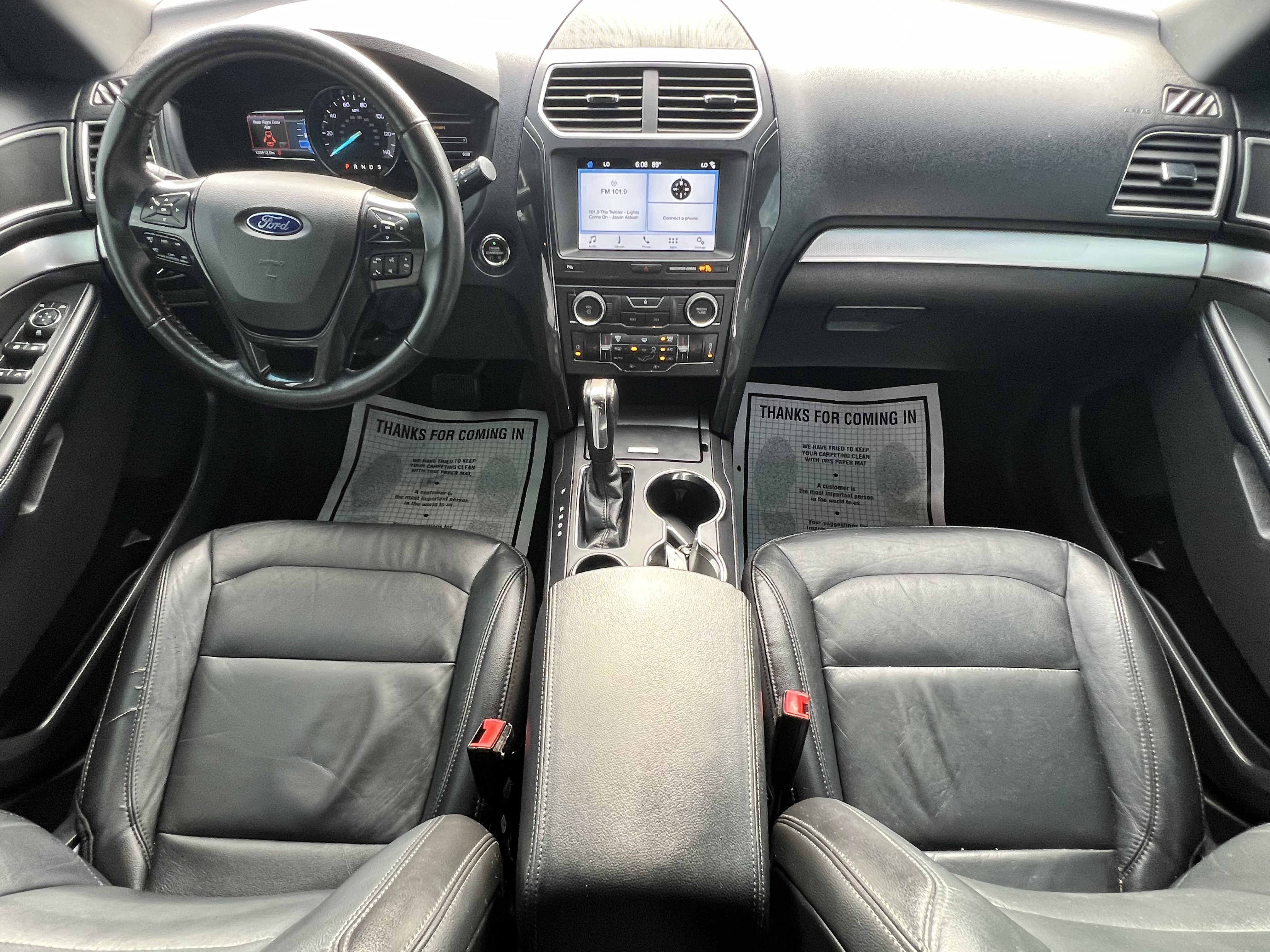 Used 2017 Ford Explorer FWD XLT image 3
