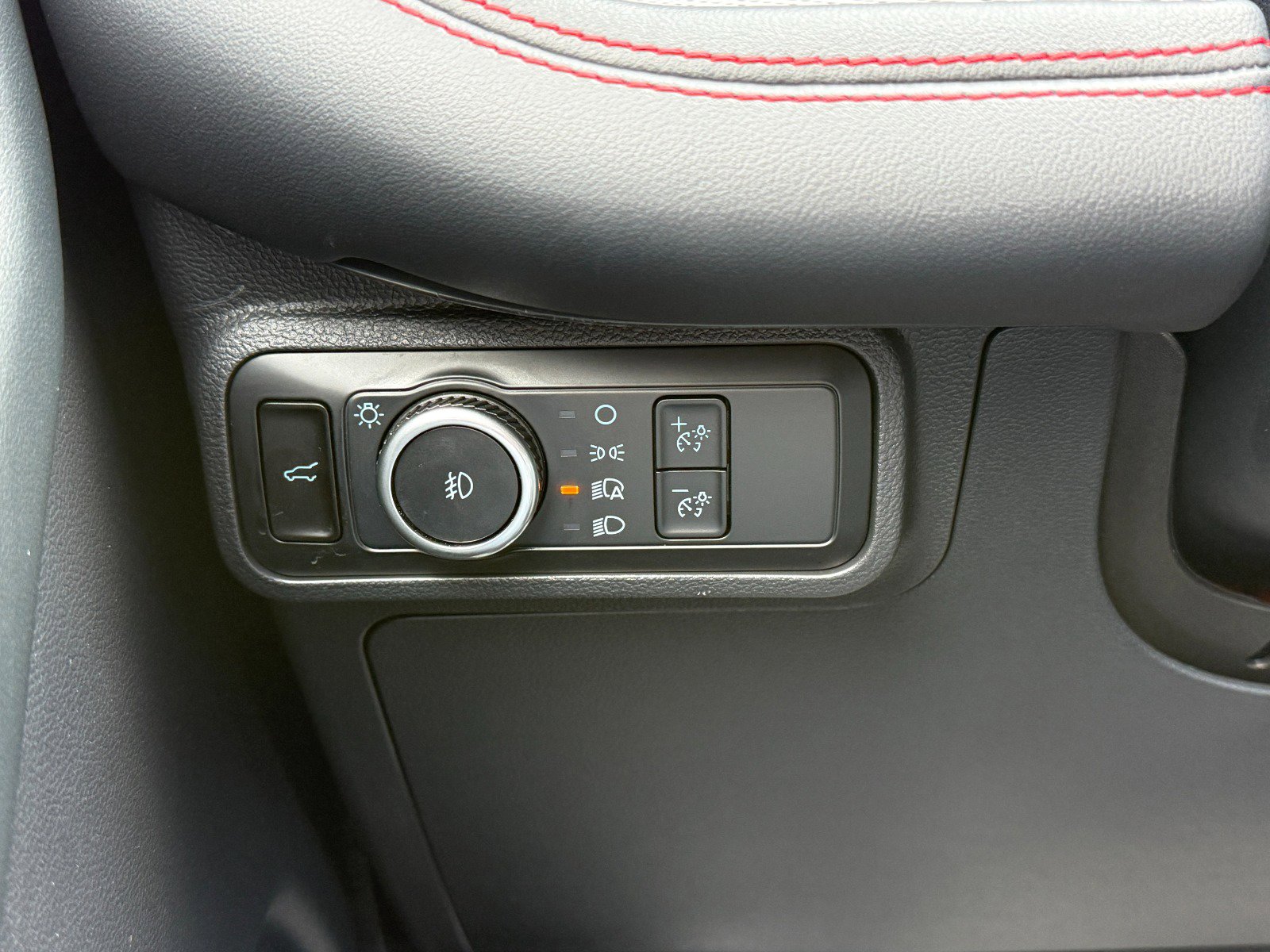 Used 2025 Ford Explorer ST AWD/4WD image 34