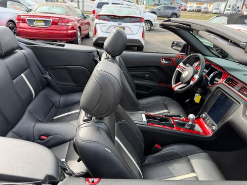 Used 2013 Ford Mustang GT Premium image 30