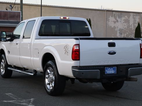 Used 2011 Ford F250 Lariat image 5
