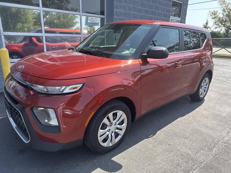 Used 2021 Kia Soul FWD image 1